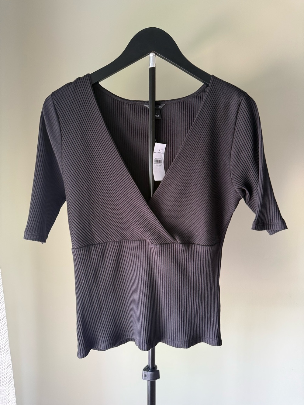 NWT Ann Taylor Ribbed V-Neck Wrap-Style Top Black (15" P2P) medium or small